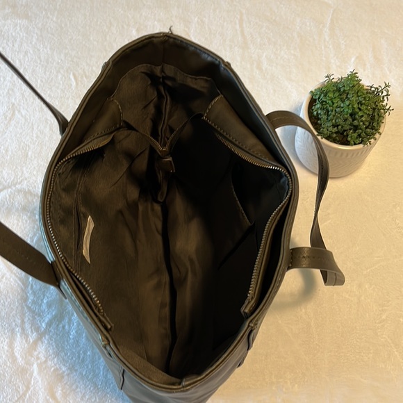 Tote - Picture 3 of 3